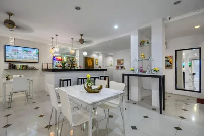 The Shades Hotel 50 meter Beach Front – 사진 16